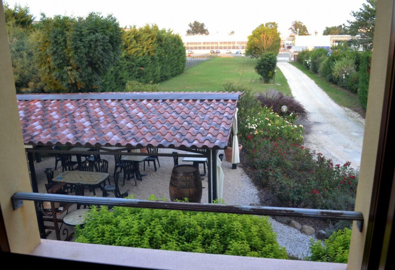 B&B La Ca Vecia Soragna Bagian luar foto